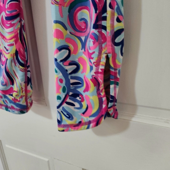Lily Pulitzer Luxletic UPF 50+ Cropped Leggings - Picture 2 of 4